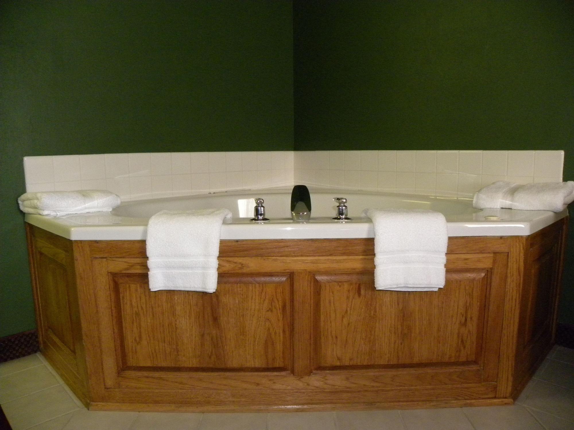 New Victorian Inn & Suites Kearney Bagian luar foto