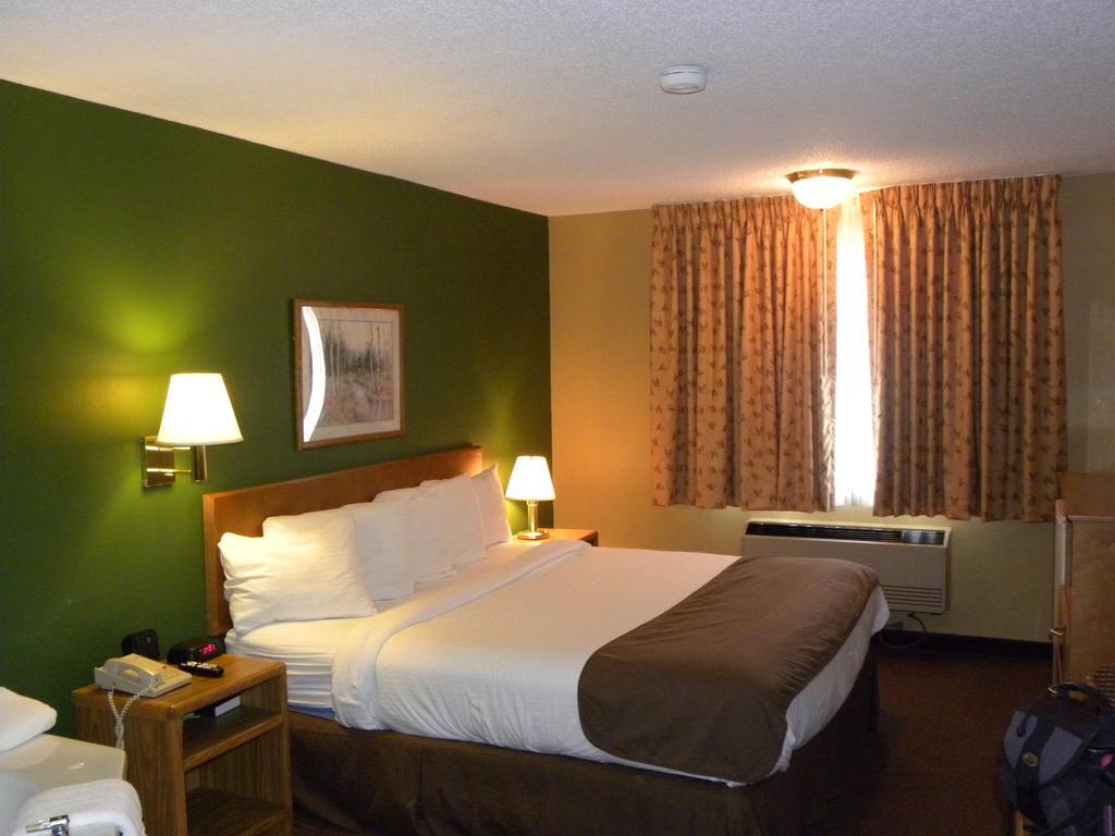 New Victorian Inn & Suites Kearney Bagian luar foto