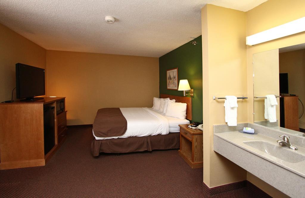 New Victorian Inn & Suites Kearney Bagian luar foto